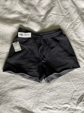 Aritzia TNA cozy boyfriend shorts